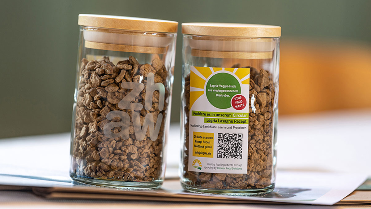 Portrait: at the Wädenswil food conference, ZHAW provided practically-relevant insights into the topic of the circular economy in food processing. Portrait: at the Wädenswil food conference, ZHAW provided practically-relevant insights into the topic of the circular economy in food processing.