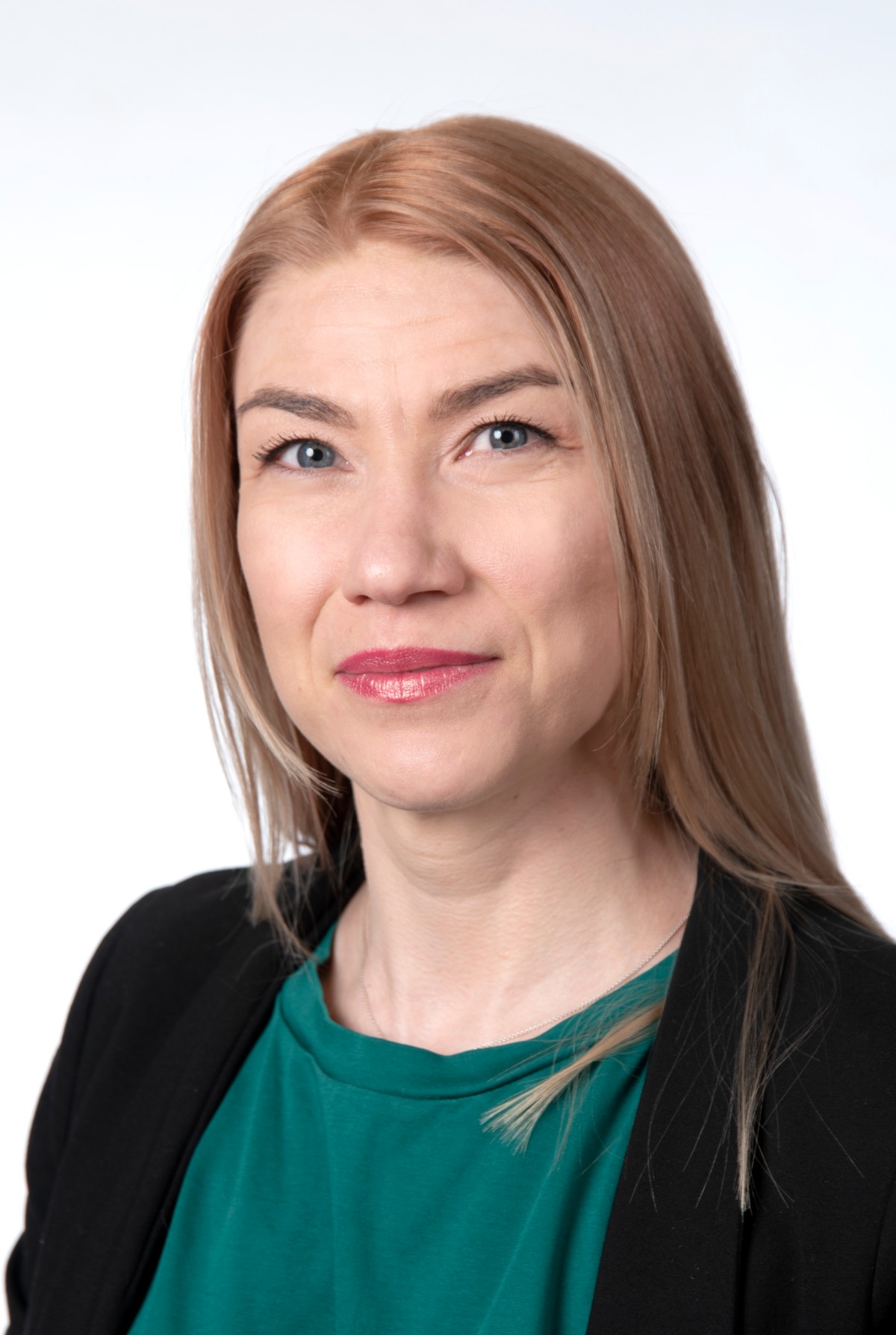 "Hyperspectral imaging offers a major benefit in numerous food processing applications", says Minna Törmälä, Global Marketing Manager at Specim.
