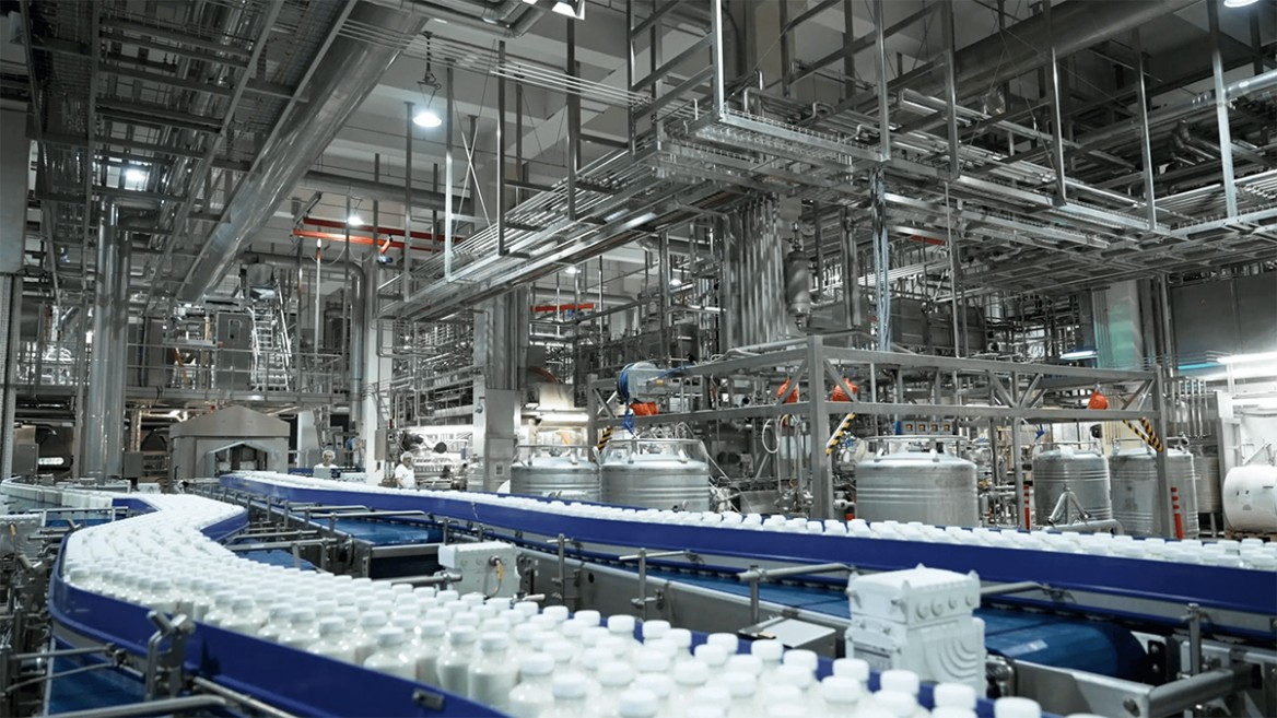 Sachsenmilch stellt in komplexen und teilweise voll automatisierten Anlagen vielfältige Produkte wie Milch, Butter, Joghurt, Käse oder Molkederivate für Babynahrung her. Copyright:© Siemens AG 