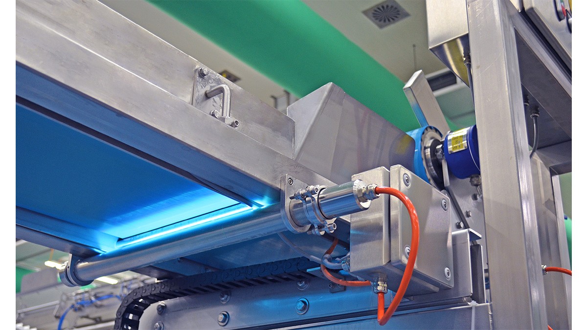 steriBELT® 2.0: UV-C-Modul zur Oberflächenentkeimung in Förderanlagen Copyright: ©Peschl Ultraviolet GmbH steriBELT® 2.0: UV-C-Modul zur Oberflächenentkeimung in Förderanlagen Copyright: ©Peschl Ultraviolet GmbH