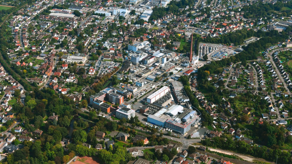 GEA is constructing a new mixing plant for the production of liquid flavors for Symrise AG at its main site in Holzminden, Lower Saxony. The plant expansion (pictured above) will increase the site's capacity and flexibility.