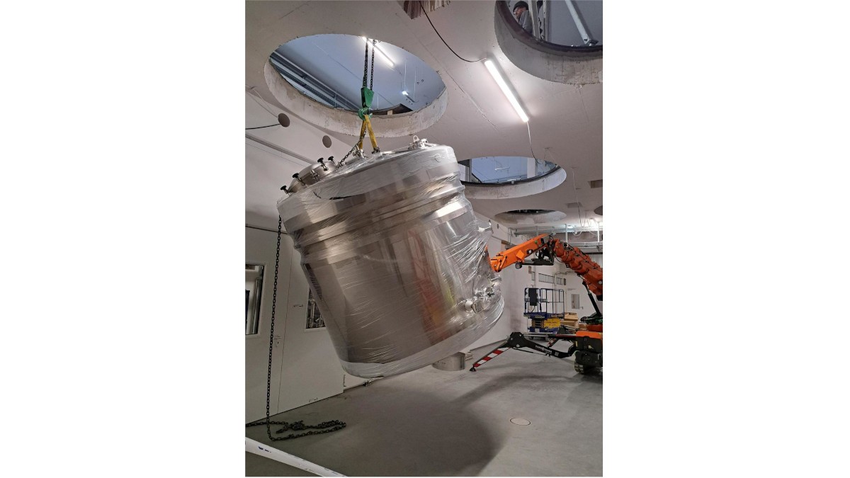 Installation of the new GEA mixing plant to expand flavor production at Symrise in Holzminden.