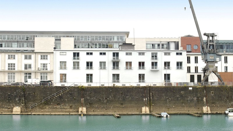 KAI10 | ARTHENA FOUNDATION Rückansicht des Gebäudes, Foto: Tobias Trapp