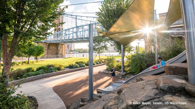 Stadtplanung: Smale Riverfront Park - Abenteuerspielplatz