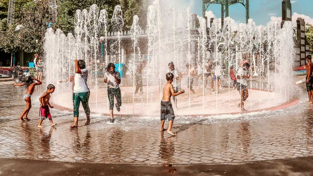 Public space as leisure facility Public space as leisure facility