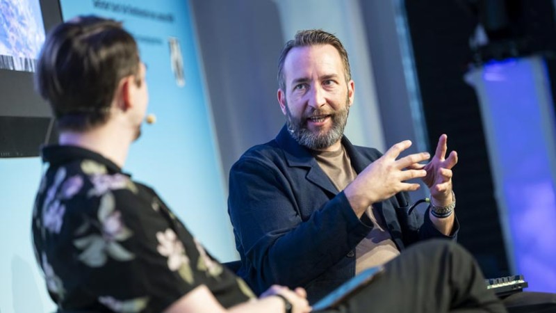 Photo of a Speaker at gamescom congress