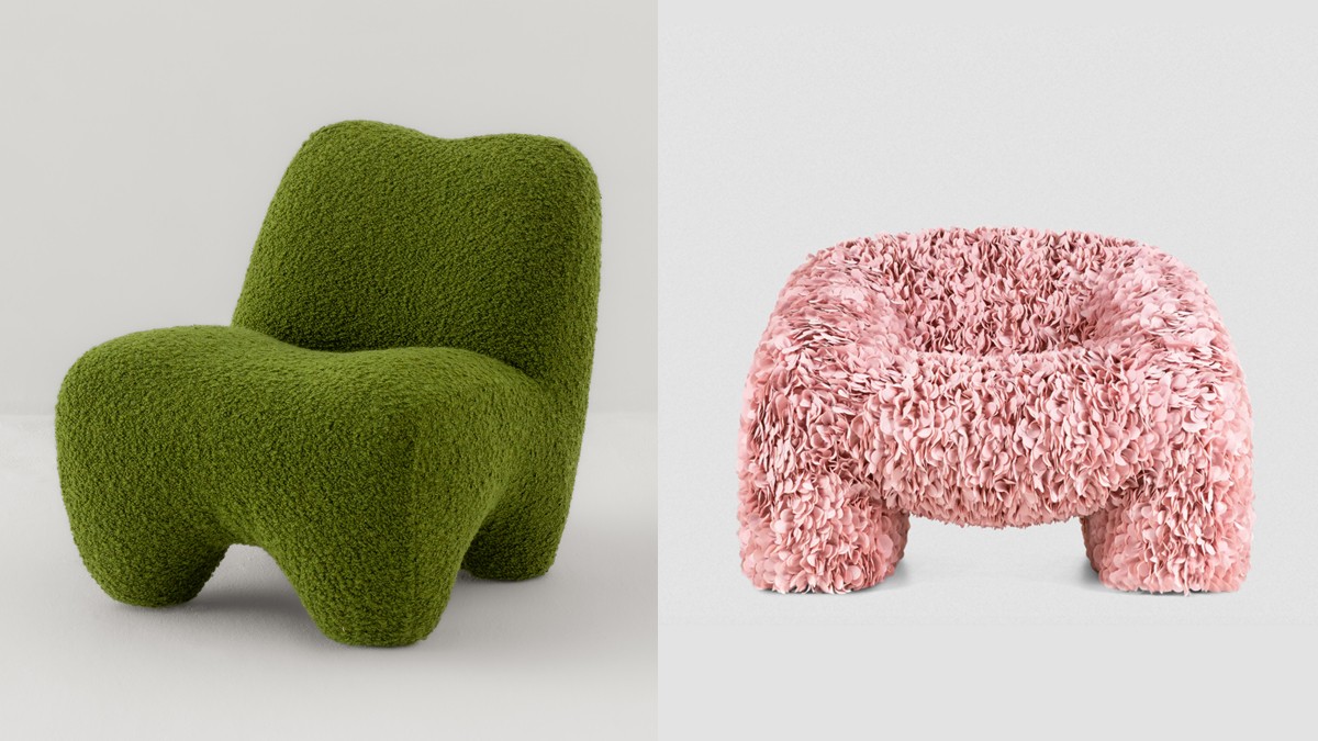 Zwei Sitzmöbel mit skulpturalem Design: ein grünes Sofa mit organischer Form und texturierter, moosähnlicher Oberfläche sowie ein voluminöses, rosa Sitzmöbel mit kuscheliger, wolkenartiger Optik. Die Möbelstücke wirken verspielt und einladend.