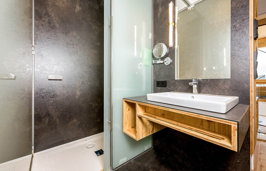 tirol-lodge-elmau-bathroom Tirol Logde Ellmau bathroom