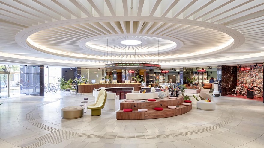 hotel-the-circle The spacious counter area of Hotel The Circle