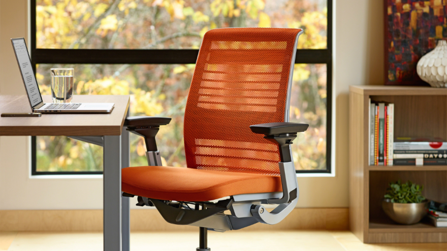 Office chair of the brand Steelcase Office chair of the brand Steelcase