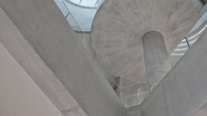 Concrete staircase complex for a sustainable store concept by Ricardo Gomez Angel on Unsplash