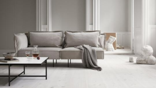 Sofa by HANDVÄRK Sofa by HANDVÄRK