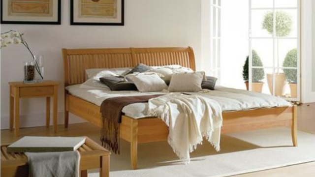 Bett-aus-Massivholz Bett aus Massivholz