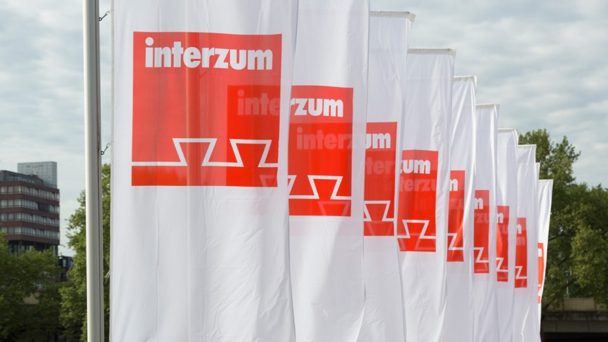 Flags at interzum Flags at interzum