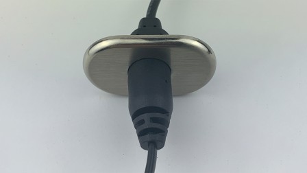 Magnetic power supply for upholstered furniture Magnetic power supply for upholstered furniture