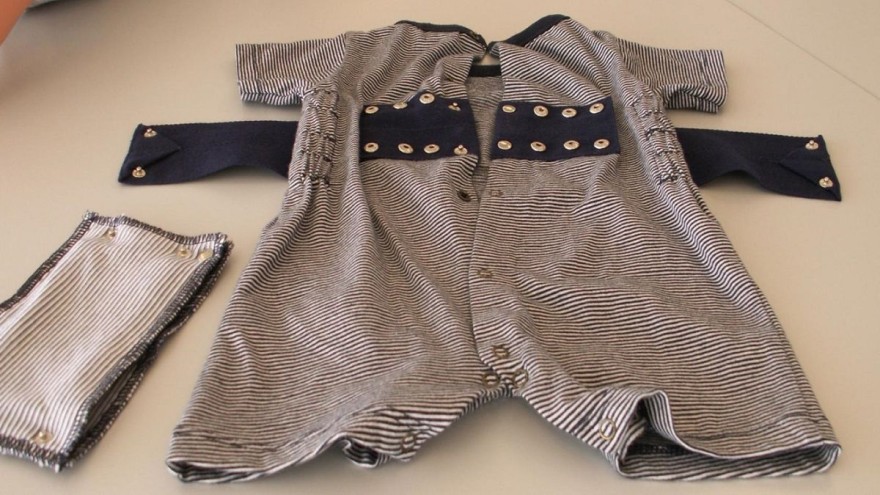 Babystrampler des Fraunhofer-Instituts für Zuverlässigkeit und Mikrointegration