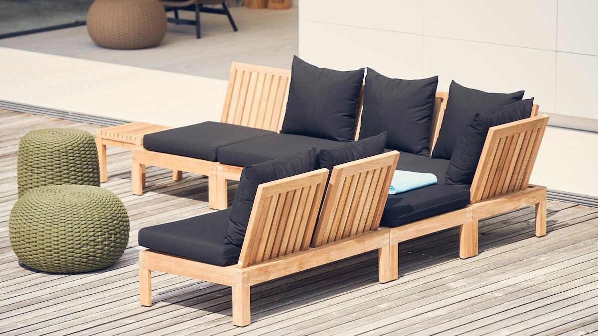 Individuell kombinierbare Gartenlounge auf einer Terrasse
