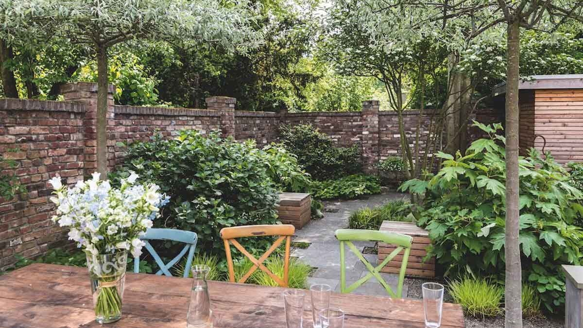 Garden of the Year 2020: city garden from gartenplus – die gartenarchitekten, © Callwey Verlag/photo: Ferdinand Graf Luckner Garden of the Year 2020: city garden from gartenplus – die gartenarchitekten, © Callwey Verlag/photo: Ferdinand Graf Luckner